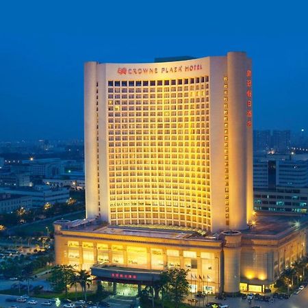 คราวน์ พลาซา จ้านเจียง กังอี้ Hotel ภายนอก รูปภาพ