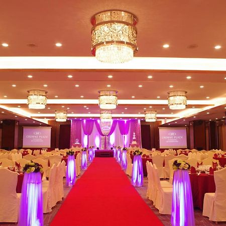 คราวน์ พลาซา จ้านเจียง กังอี้ Hotel ภายนอก รูปภาพ