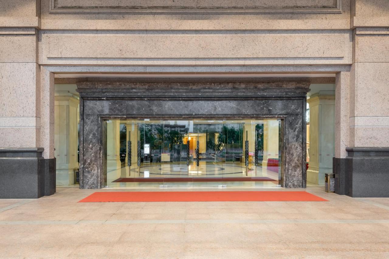 คราวน์ พลาซา จ้านเจียง กังอี้ Hotel ภายนอก รูปภาพ