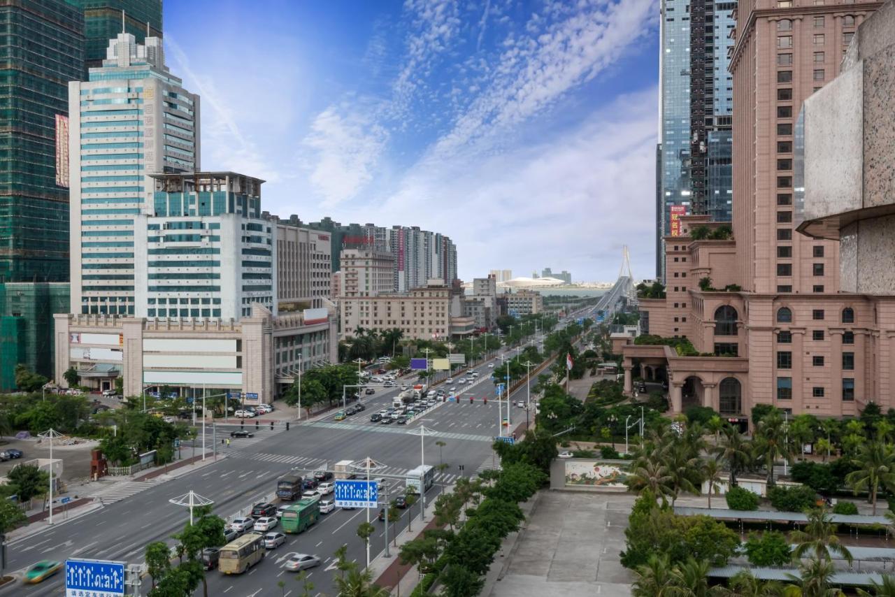คราวน์ พลาซา จ้านเจียง กังอี้ Hotel ภายนอก รูปภาพ