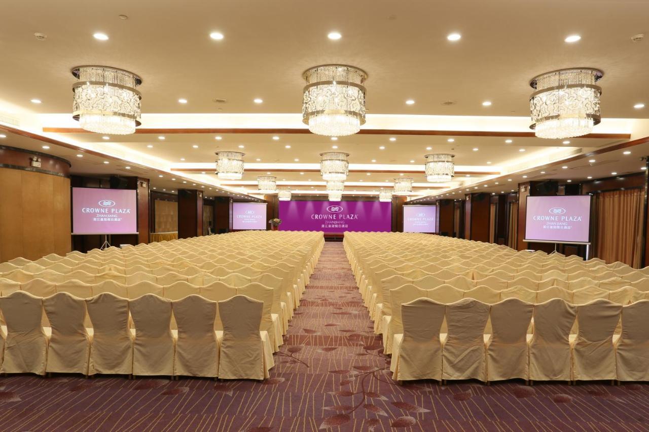 คราวน์ พลาซา จ้านเจียง กังอี้ Hotel ภายนอก รูปภาพ