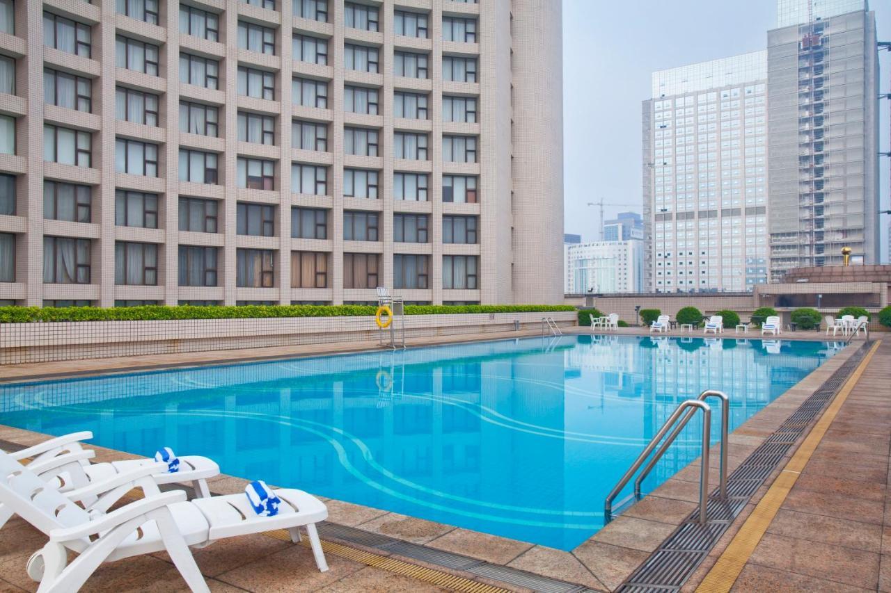 คราวน์ พลาซา จ้านเจียง กังอี้ Hotel ภายนอก รูปภาพ