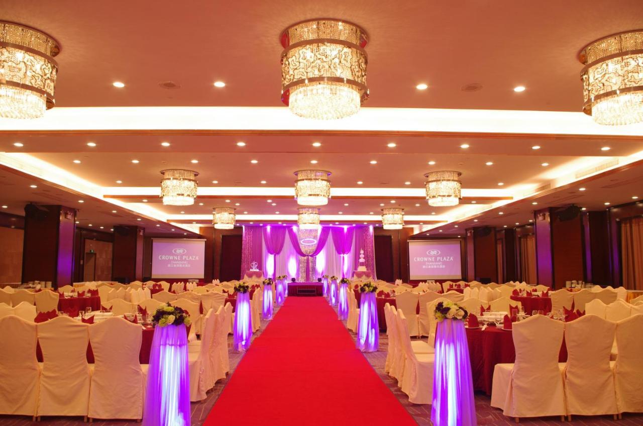 คราวน์ พลาซา จ้านเจียง กังอี้ Hotel ภายนอก รูปภาพ